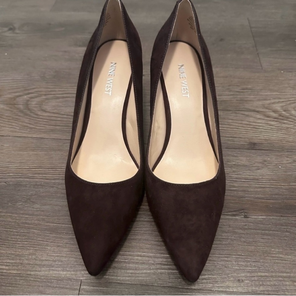 🤎 NWT! Brown Suede NINE WEST Marot Heels - Size 7.5 - Picture 3 of 9